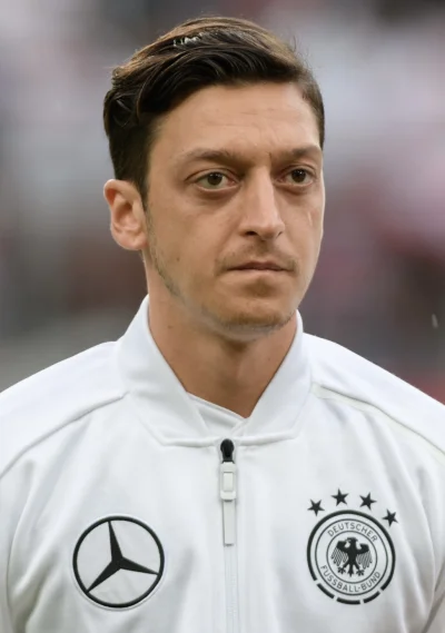 Mienio - Co tu robi Mesut Özil ?