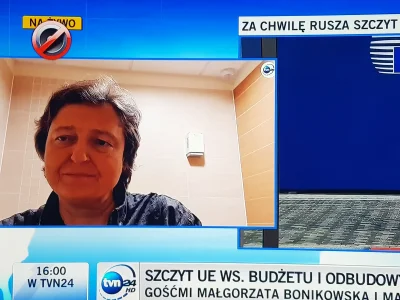 evilonep - Babka siedzi na kiblu i wypowiada się w tvn24 xD
#heheszki