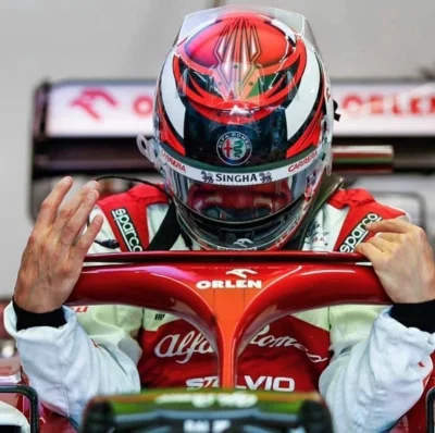 AgneloMirande - Kimi kopiuje renke Pana Kierowcy żeby być szybszym
#f1 #kubia