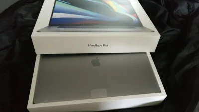 wojciehc - Mój MacBook Pro 16 z terminem na 30.06 gotowy do pracy. Sms dostałem w poł...