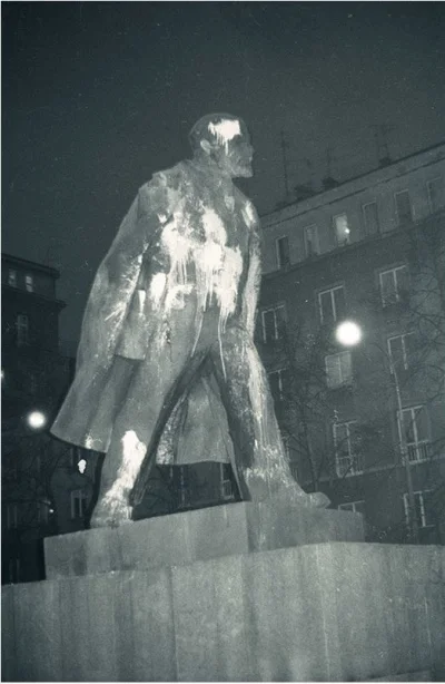 DerMirker - Jakieś patusy znowu oblały Lenina farbą, jprdl #nowahuta #krakow

SPOIL...
