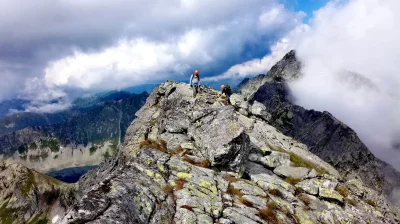 ksaler - No elo. Na Kozich Czubach ku#wa, a gdzie? 

#tatry #kozieczuby #orlaperc #...