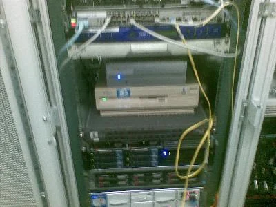 jantarlisp - Spalił się projektowi ruter w serwerowni w San Jose (Kalifornia). Opieku...