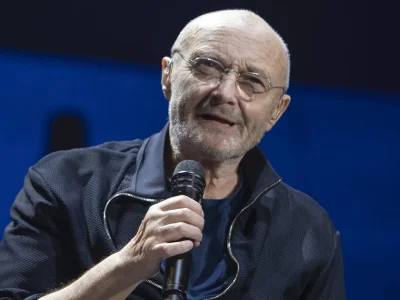 mamut2000 - #muzyka #ciekawostki
Phil Collins - jeden z trzech ludzi na swiecie, kto...