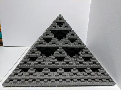 WuDwaKa - Piramida Sierpińskiego z Lego

#lego #fraktal #fraktale #matematyka | źró...