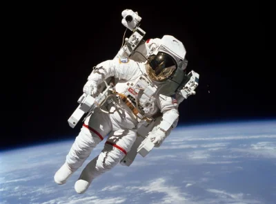 maszfajnedonice - Astronauta NASA Scott Kelly ustanowił rekord długości przebywania w...