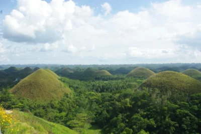 nomadbynature - Czekoladowe wzgórza to atrakcyjny obszar na filipińskiej wyspie Bohol...