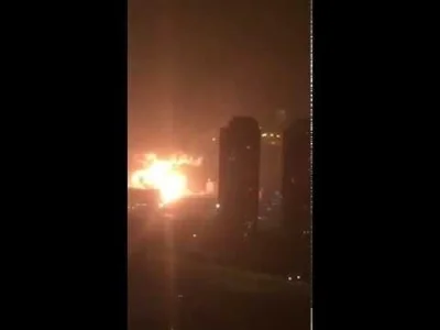 koziolekpatolek - Poniżej eksplozja fabryki fajerwerków w Chinach. Raczej nie wygląda...