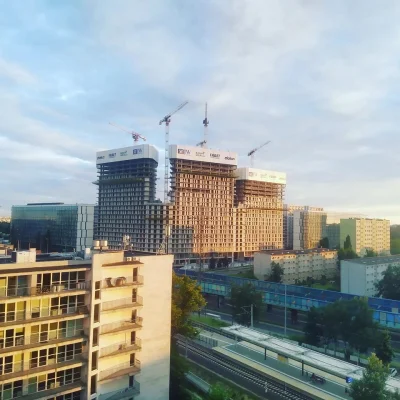 AlfredoDiStefano - W #warszawa buduję się blok w którym będzie 900 mieszkań. Wydaje m...