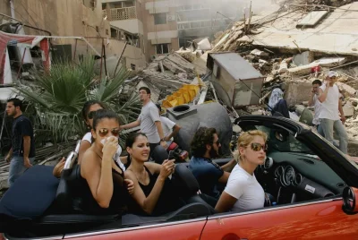 Rick_Deckard - Młodzi Libańczycy jadący przez zrujnowany Bejrut.
SPOILER
SPOILER
#...
