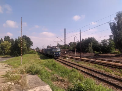 sylwke3100 - Stacja Siemianowice, pociąg z kontenerami na czele z ET22-1049 mknie w k...
