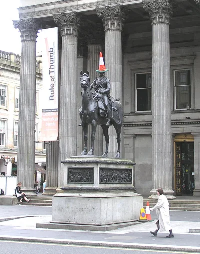 niochland - Ciekawostka: W Glasgow istnieje pomnik Arthura Wellesleya, pierwszego ksi...