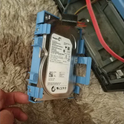 Slwk_1 - Siostra ma polesingowy komp z hdd.
Chce jej włożyć ssd.
I właśnie prawie kup...