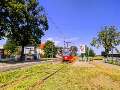 sylwke3100 - Macie tutaj tramwaj który będąc na przystanku jest na granicy Strefy cze...