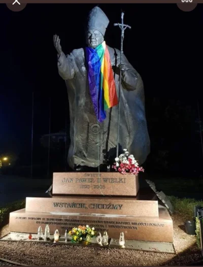 robert5502 - Bezczelna profanacja flagi #lgbt poprzez umieszczenie jej na kamiennej b...