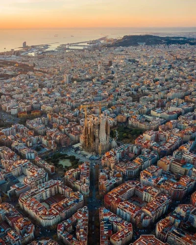 Artktur - Barcelona
fot. Davide Anzimanni

#fotografia #cityporn #hiszpania #explo...