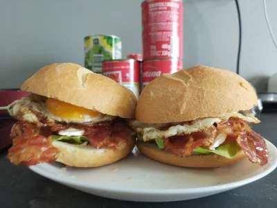 Endr3w - Takie domowej roboty pseudo-burgery dzisiaj wjechały :)
#gotujzwykopem #jed...
