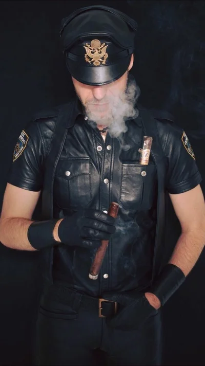 Lukardio - #ladnypan #mrleather #leathermen