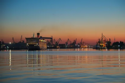 v-tec - Stena Line wychodzi w morze z gdyńskiego portu.

#stenaline #gdynia #fotogr...