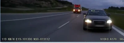 Pawel993 - @Horaccy: zobacz że on specjalnie jedzie 119km/h na autostradzie żeby mieć...