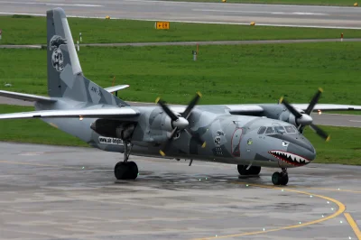 s.....y - Ale bombowiec przed chwilą przeleciał nad Krakowem. Zdziwiony że coś nisko ...