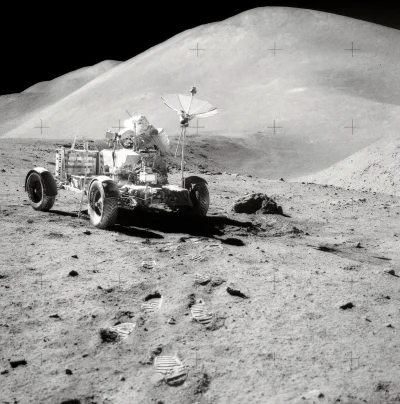 myrmekochoria - David Scott przy LRV podczas wyprawy Apollo 15, 1971.
