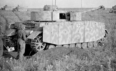 k.....x - Niemieckie czołgi PzKpfw IV czekające na rozkaz do ataku podczas operacji "...