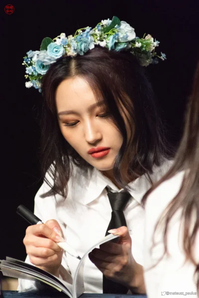 XKHYCCB2dX - #siyeon #dreamcatcher
#koreanka #kronografia