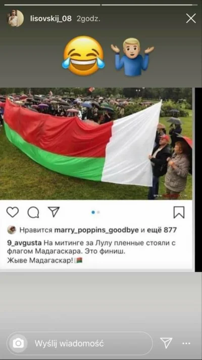 caymanowy - Zwolennicy Łukaszenki stoją z flagą Madagaskaru #bialorus #heheszki