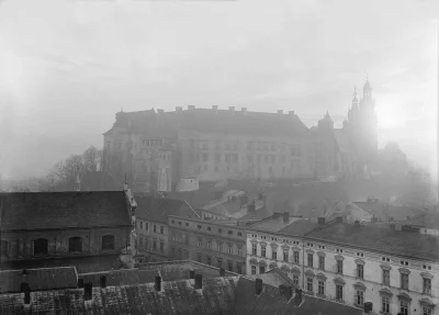 Czarny_Klakier - #fotografia #krakow

Ponad 100 letnie zdjęcie Wawelu, negatyw bromoż...