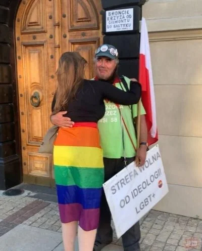 f.....k - Kiedy jesteś wykopkiem walczącym,przeciwnikiem LGBT, ale pierwszy raz w życ...