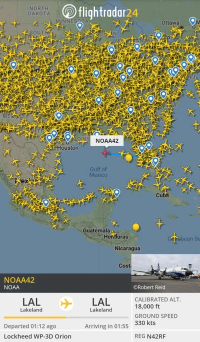 picasssss1 - Ruch lotniczy nad zatoką meksykańska obecnie. Zaznaczony samolot NOAA le...