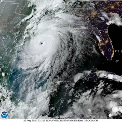 TYMB4Rk007 - Amerykańska agencja National Hurricane Center: huragan #Laura generuje o...