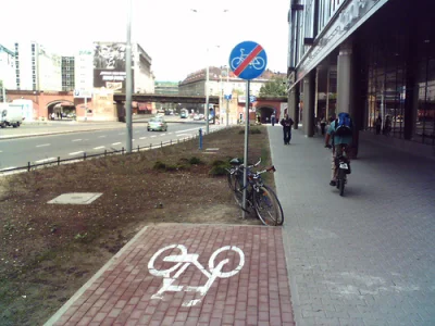 reddin - > Mówię o sytuacjach, gdzie ludzie mają wywalone w drogi rowerowe, a mogą sp...