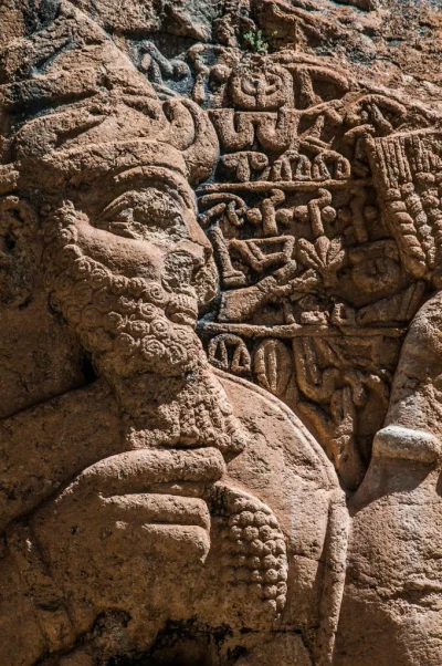 binuska - Głagolica na reliefie z Ivriz - najstarszy znany głagolicowy zapis wykonany...