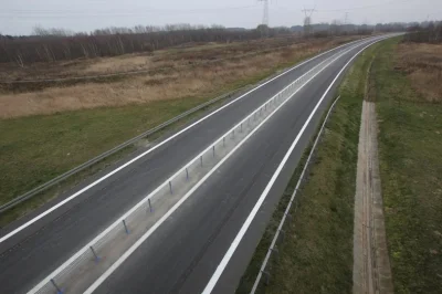 janekplaskacz - W Polsce jak nie zbudujesz drogi tak jak picrel to bezpieczny nikt ni...