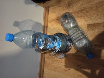 Henrykko - @Biszkopcik: @push3k-pro: Etykiety z wody tego gościa co ją wynalazł ( ͡° ...