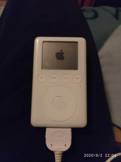 TypowyDaltonista - Znalazłem w domu starego iPoda 2 albo 3, nie umiem rozróżnić, podp...