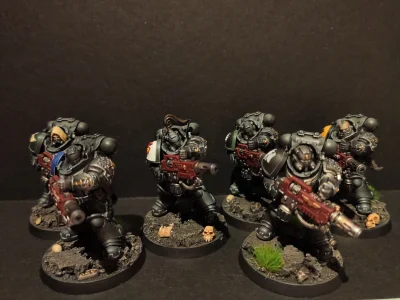 Opat - 6 skończonych, 3 jeszcze czeka na swoją kolej. Fajne modele.

#warhammer40k ...