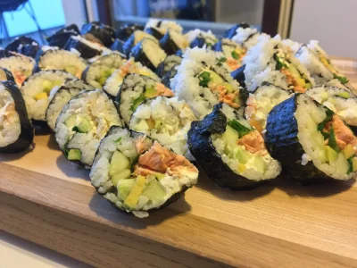 ZajetyJestLoginWybrany - @Achaa: Ostatnio robiłem sushi po raz pierwszy. Mata, ocet, ...