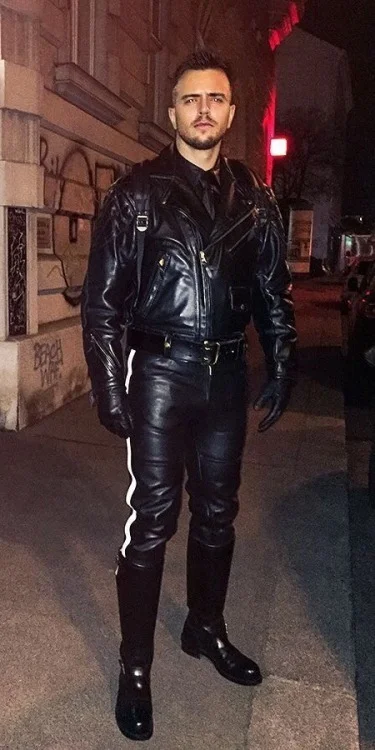 Lukardio - #ladnypan #mrleather #leathermen