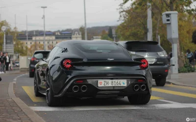 Y.....3 - Aston Martin Vanquish Zagato