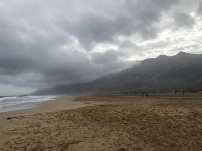 Ammon - @vitovia: Rok temu wybrałem się na Playa de Cofete. Dzień był dosyć pochmurny...