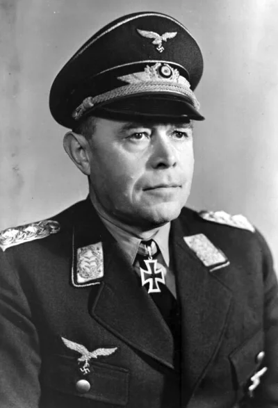 s.....r - Wydaje mi się, iż wspomnianym generałem jest Albert Kesserling "uśmiechnięt...