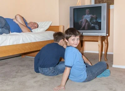 pekas - #humor #film #heheszki #gimbynieznajo

stary #!$%@? śpi