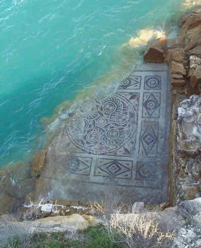 spion999 - Mozaika z Cesarstwa Rzymskiego sprzed dwóch tysięcy lat, obmyta wodami Euf...