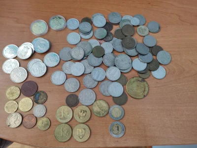 hpiotrekh - Właśnie znalazłem stary dzbanuszek z monetami. wartość wszystkiego pewnie...