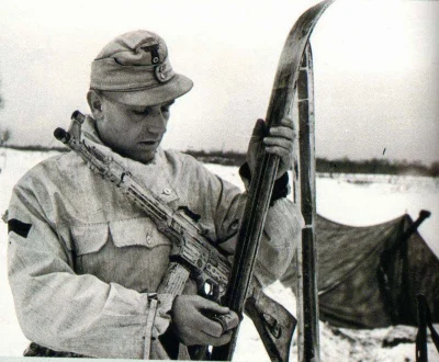 royal_flush - @wojna: Poniżej także żołnierz z 1. Skijäger-Brigade w lutym 1944 r. w ...