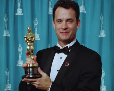 UchoSorosa - Rok 1993 Tom Hanks dostaje Oskara za rolę w filmie "Philadelphia" jest t...