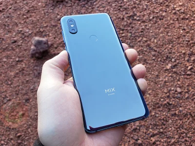 JEST-SUPER - Po półtorej roku tymczasowo zdjąłem sobie etui z mojego #xiaomi #mimix3 ...